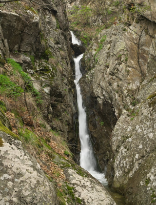 Водопад Санър дере (Равнец)