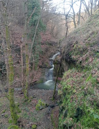 Glave Dol Waterfall 1