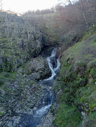 Glave Dol Waterfall