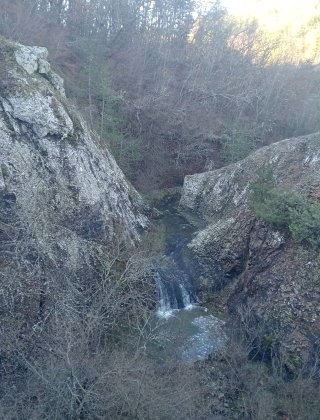 Piyavets Lower Waterfall