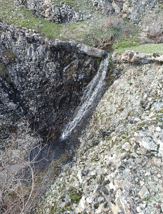 Водопад десен приток Балъкчай