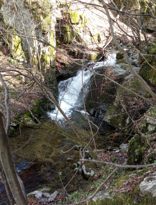 Oshlyak Waterfall 14