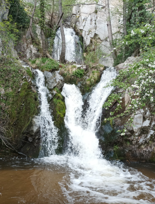 Mechkulska Reka Waterfall 22
