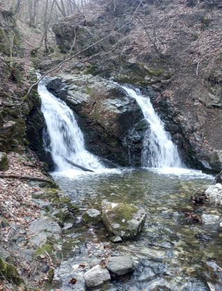 Oshlyak Waterfall 1