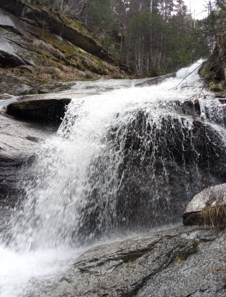 Skalovitsko Dere Waterfall 5