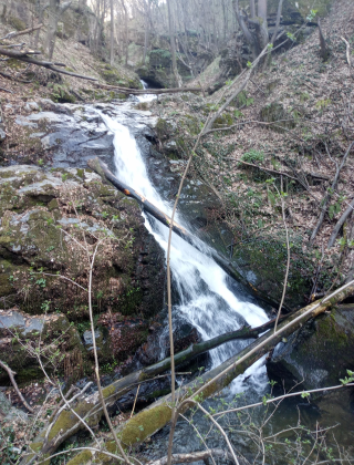 Oshlyak Waterfall 2