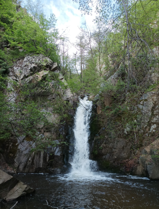 Mechkulska Reka Waterfall 16