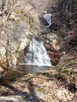 Beshbunarsko Dere Lower Waterfall