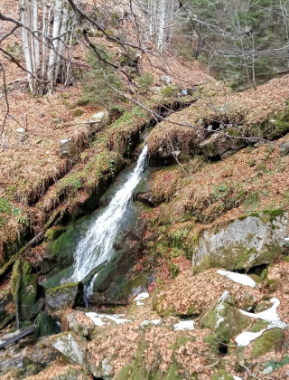 Luchka Reka Waterfall