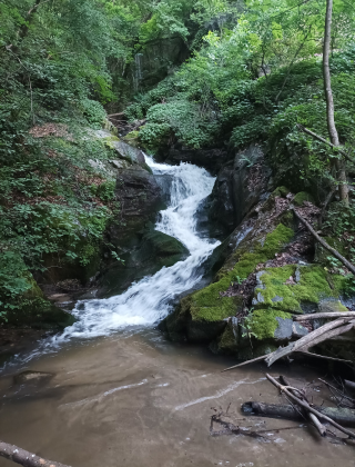 Srednishki Dol Waterfall 4