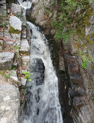Mechkulska Reka Waterfall 10