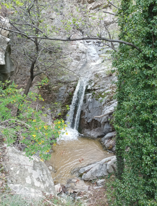 Luda Reka Waterfall