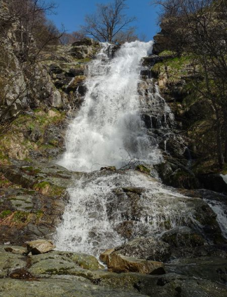Полегатия Навалийски водопад