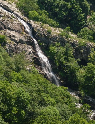 Navaliyski Waterfall