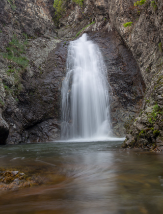 Mecheshkiya Bent Waterfall