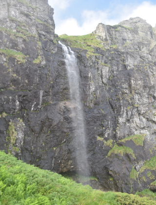 Ozhovishko Praskalo Waterfall