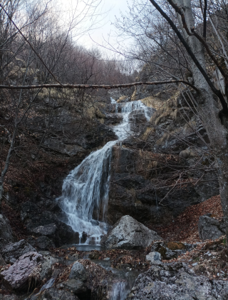 Горен водопад вада Сахранка