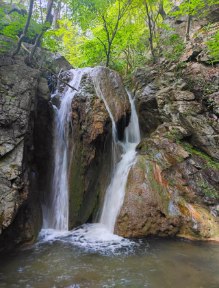 Siniyat Vir Lower Waterfall
