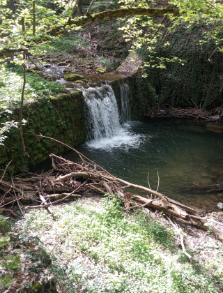 Водопад Подпорната стена