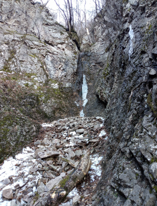 Сухия водопад