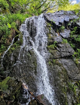 Mahoviya Waterfall