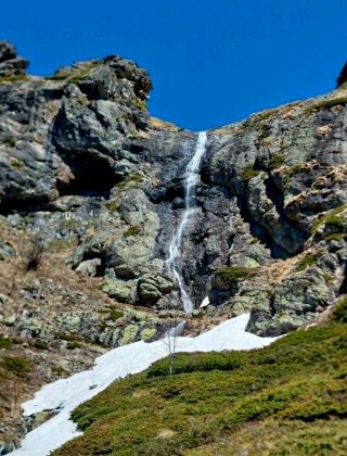 Lyavo Malogyurlensko Praskalo Waterfall