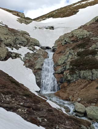 Derin Prespa Waterfall