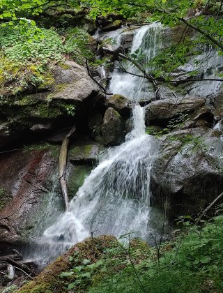 Slaveveshki Waterfall 2