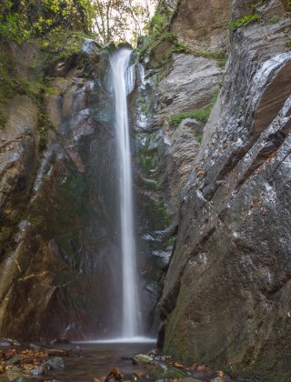 Kameshnishki (Sramezhlivetsa) Waterfall