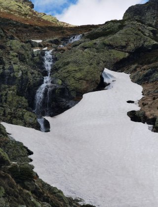 Opadzhak Waterfall 5