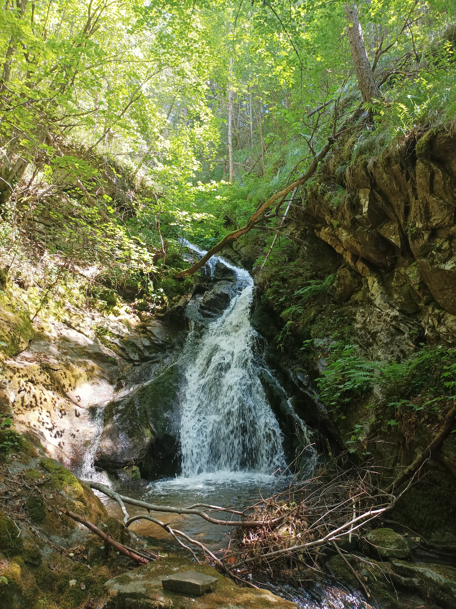 Горен водопад Фудиня