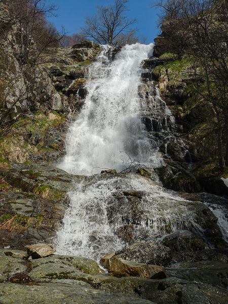 Полегатия Навалийски водопад