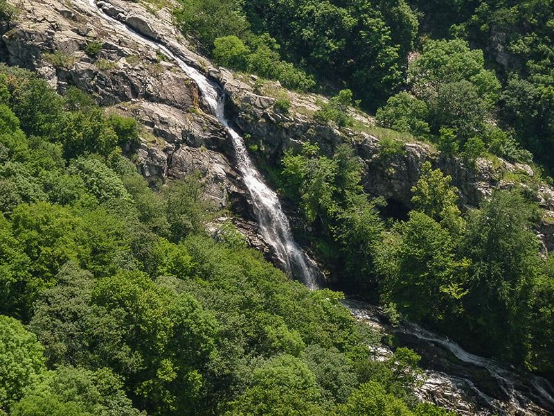 Долен Навалийски водопад