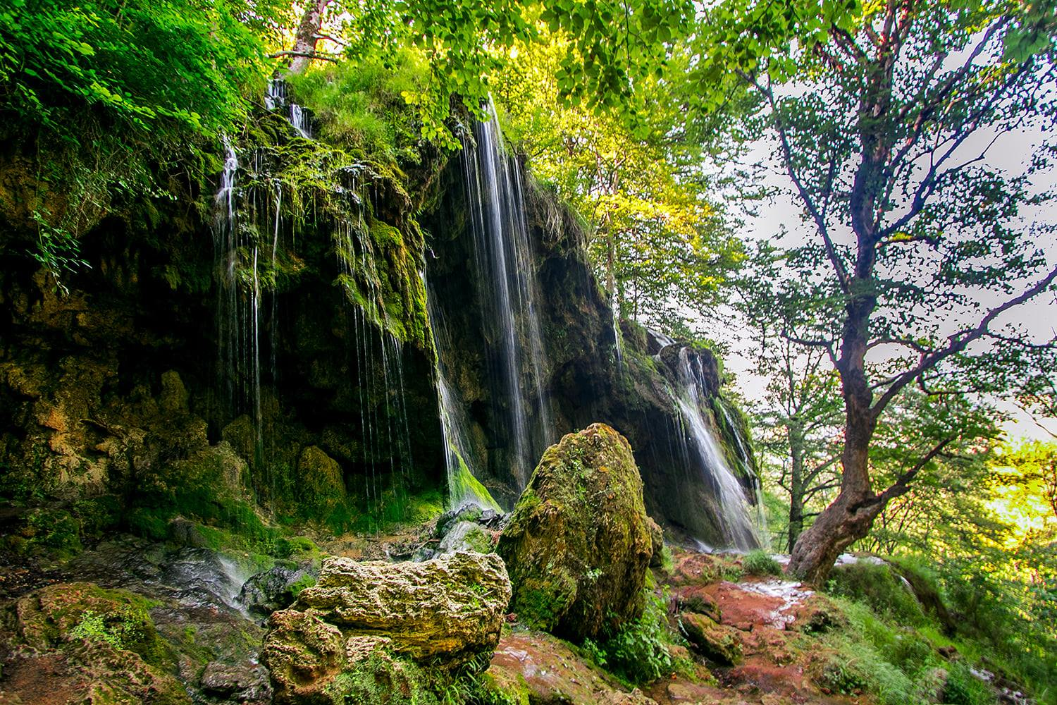 Водопад Варовитец