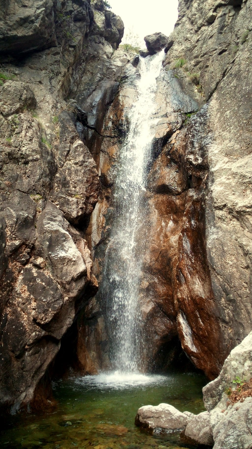 Долен водопад Леевица 