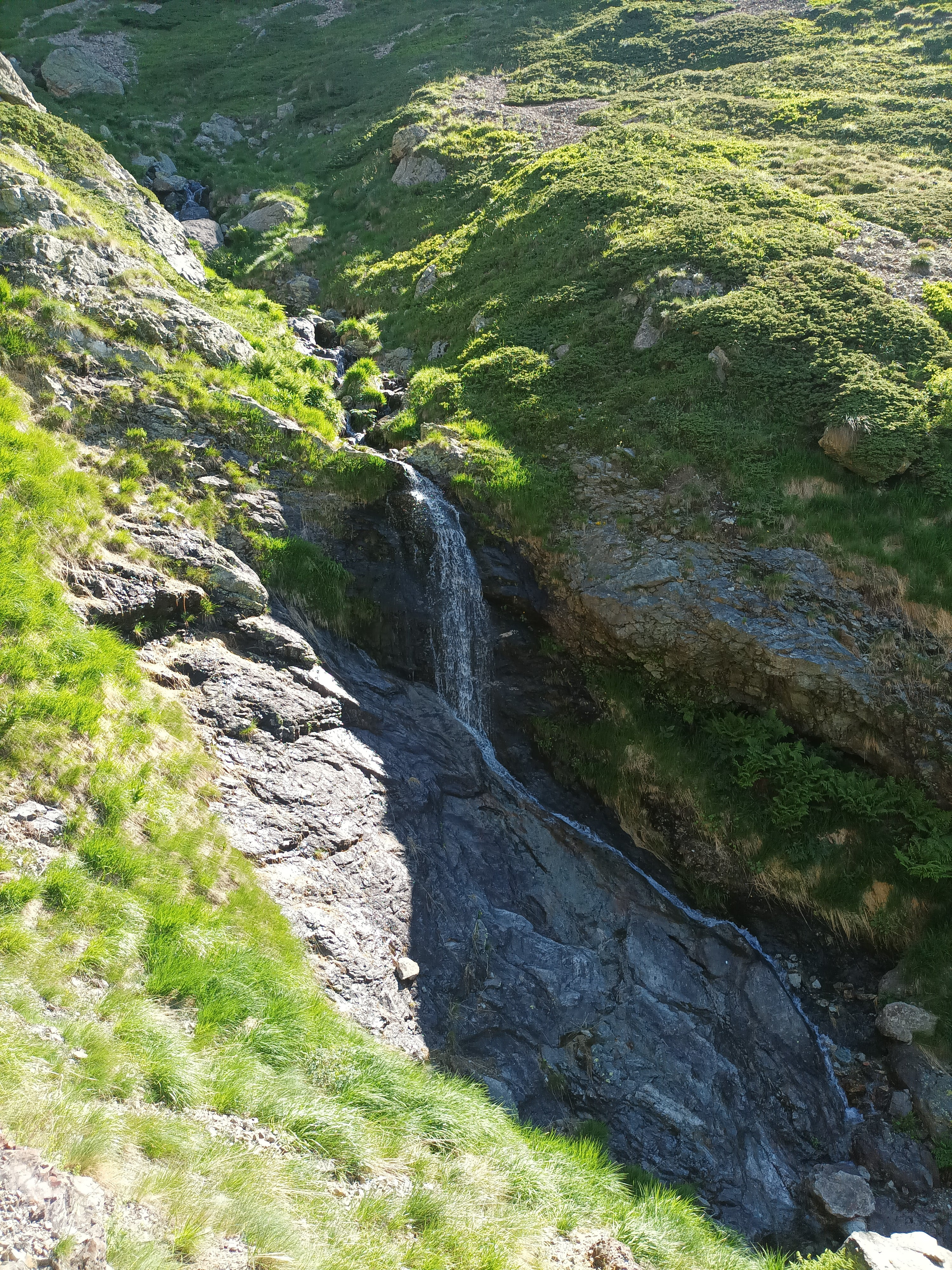 Горен водопад ляв приток Бяла река