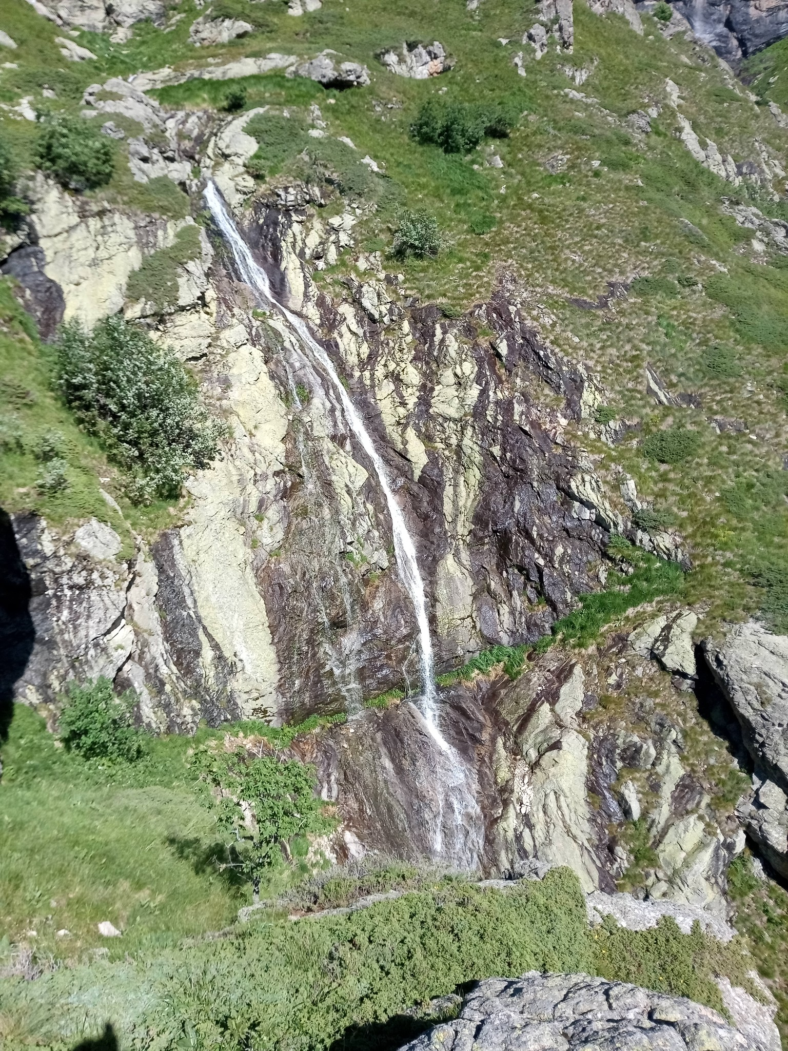 Долна каскада десен приток Голяма Бъзовица