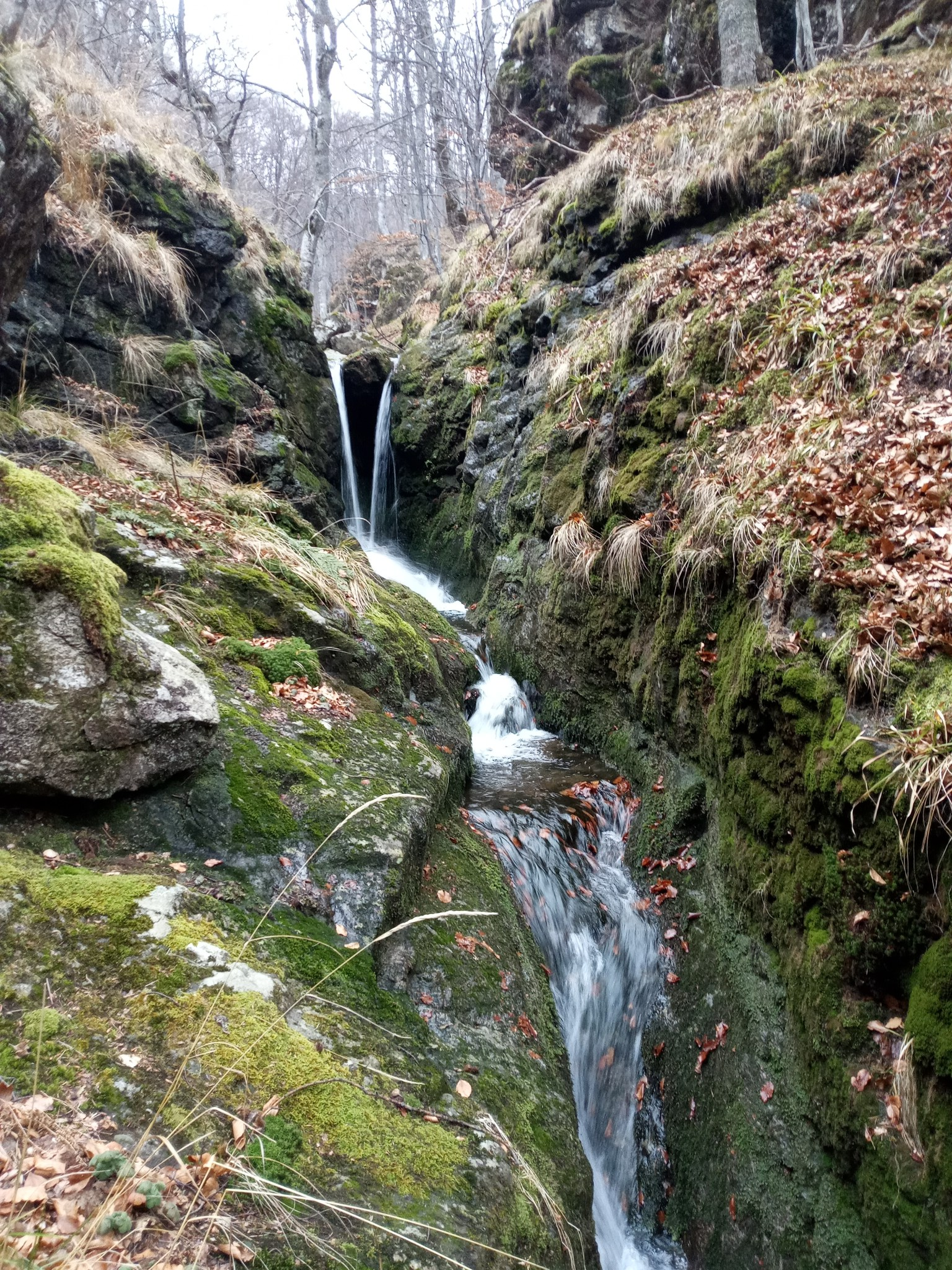 Долен водопад Калпаклийска река