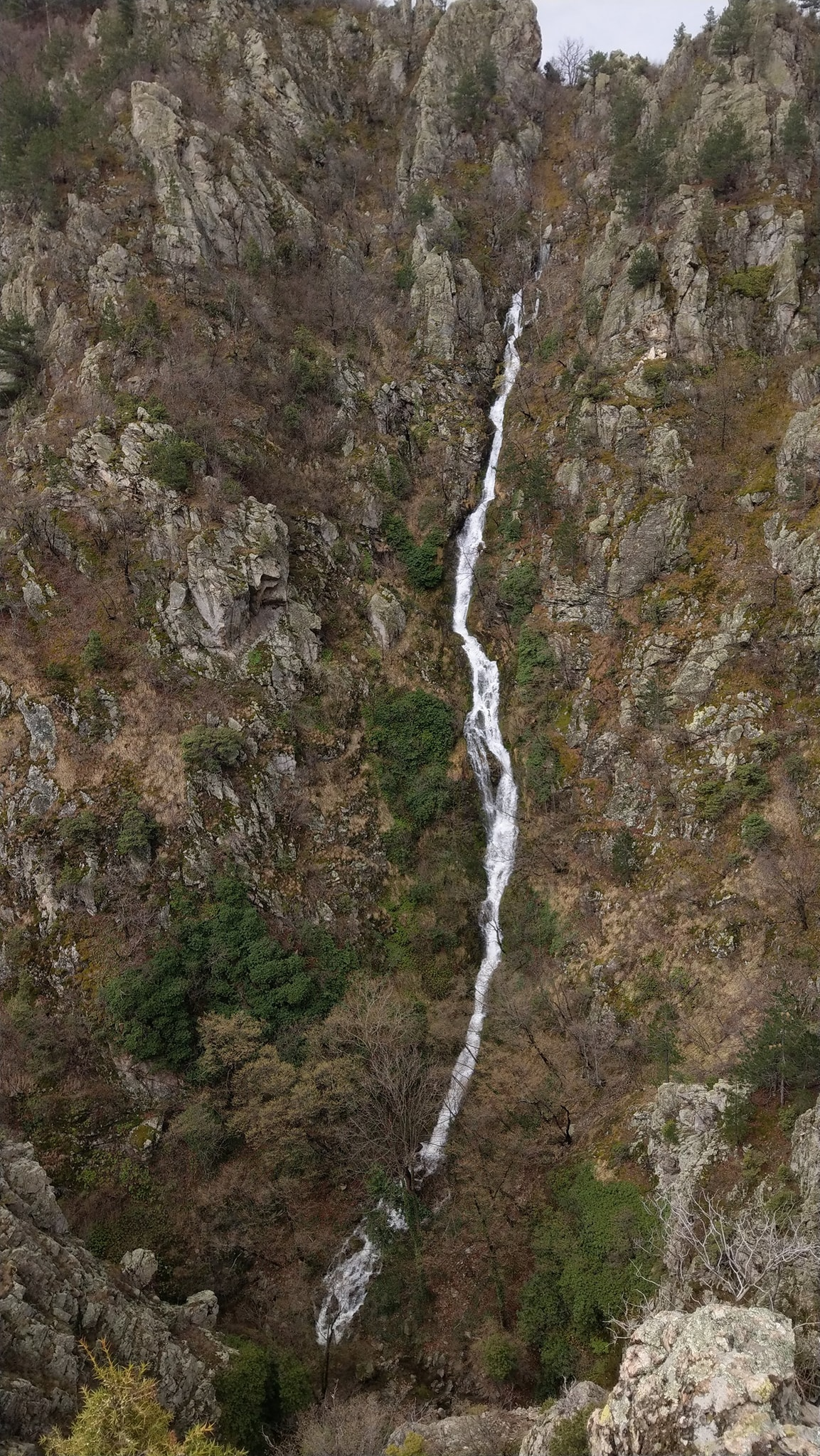 Водопад преливник ВЕЦ Енина
