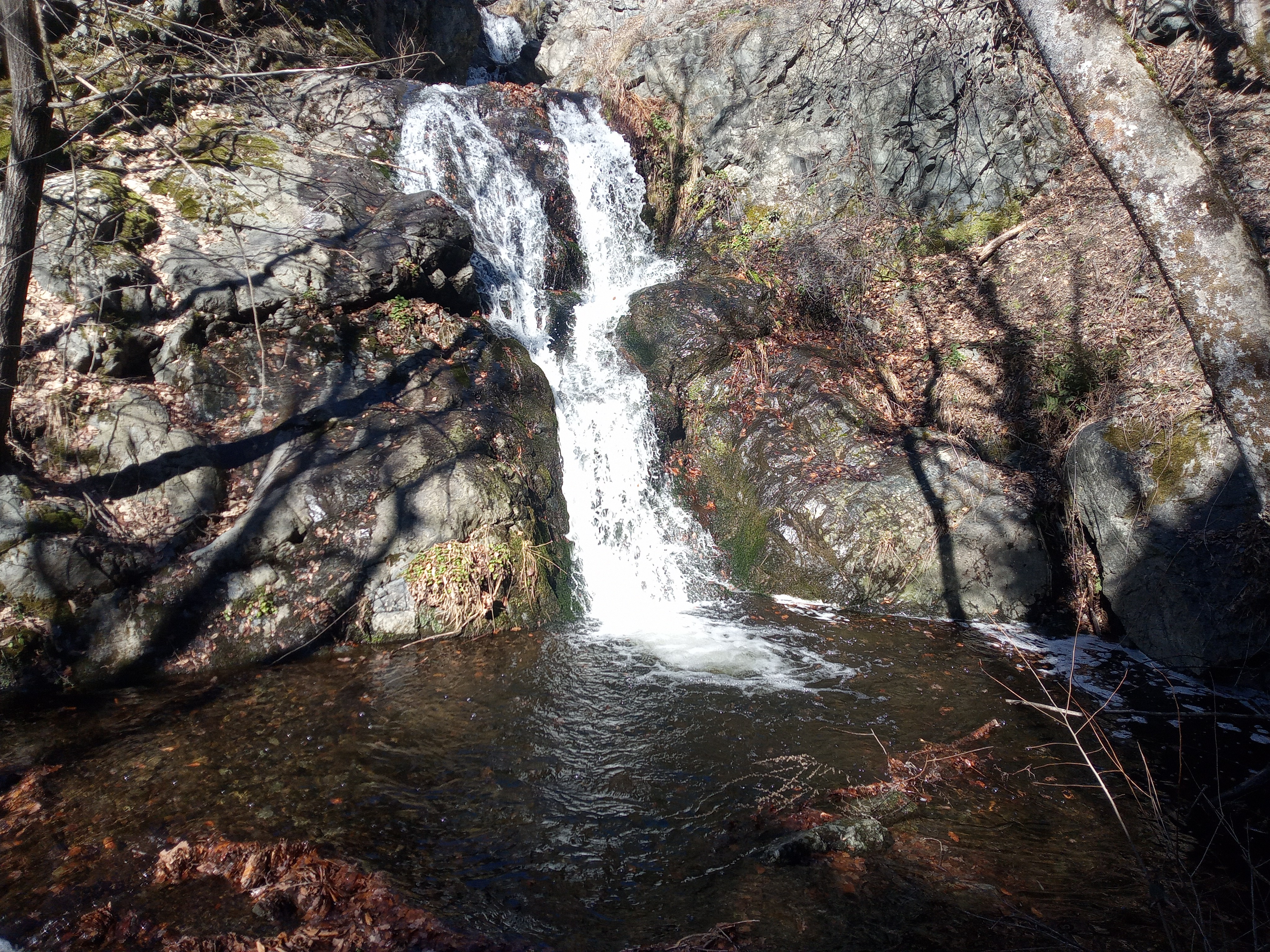 Долен водопад Сухата река