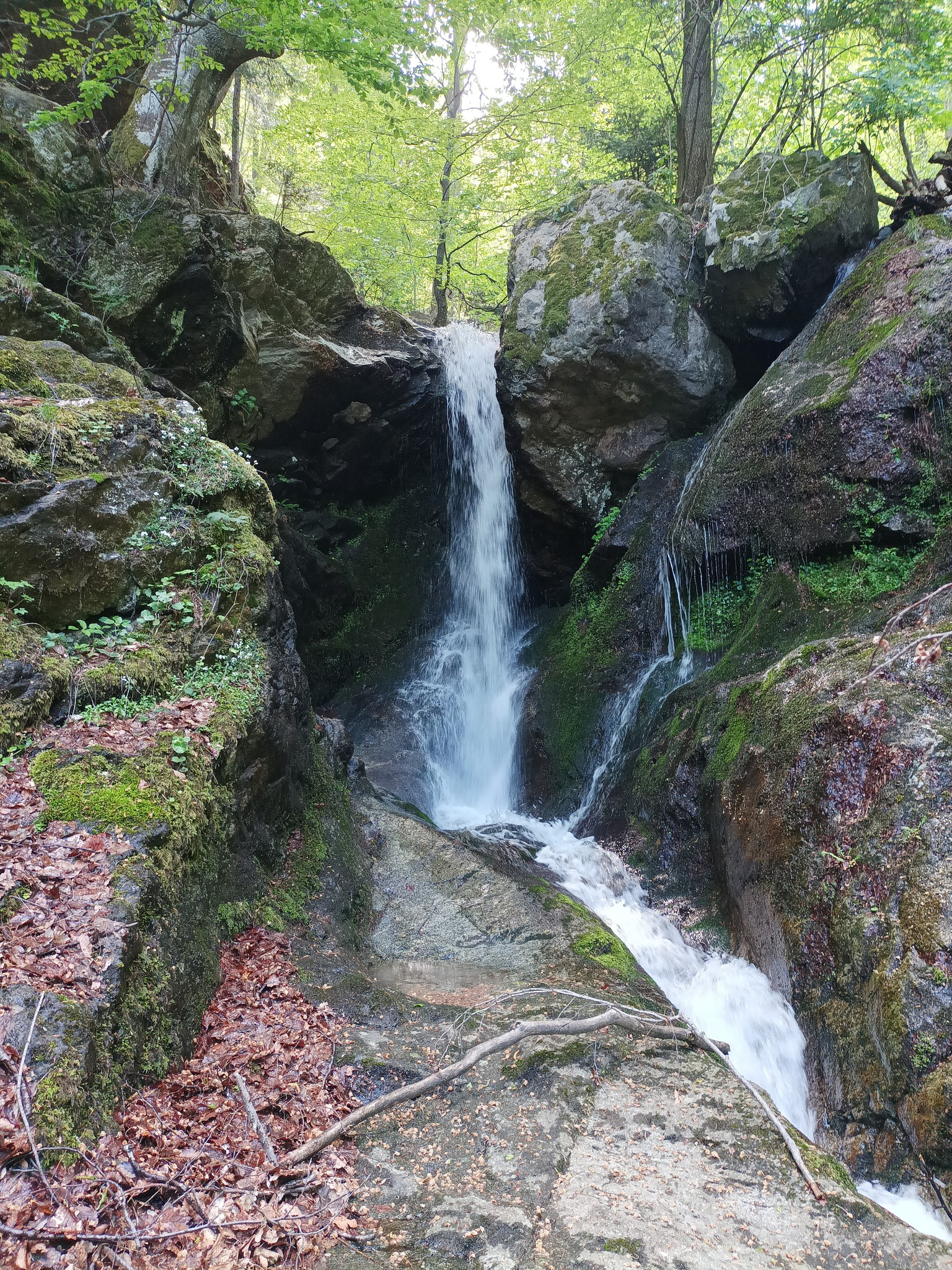 Водопад Отбита река 3