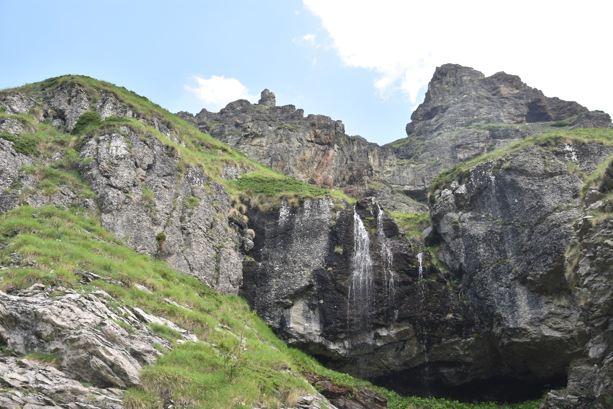 Долен водопад източен приток Бяла река
