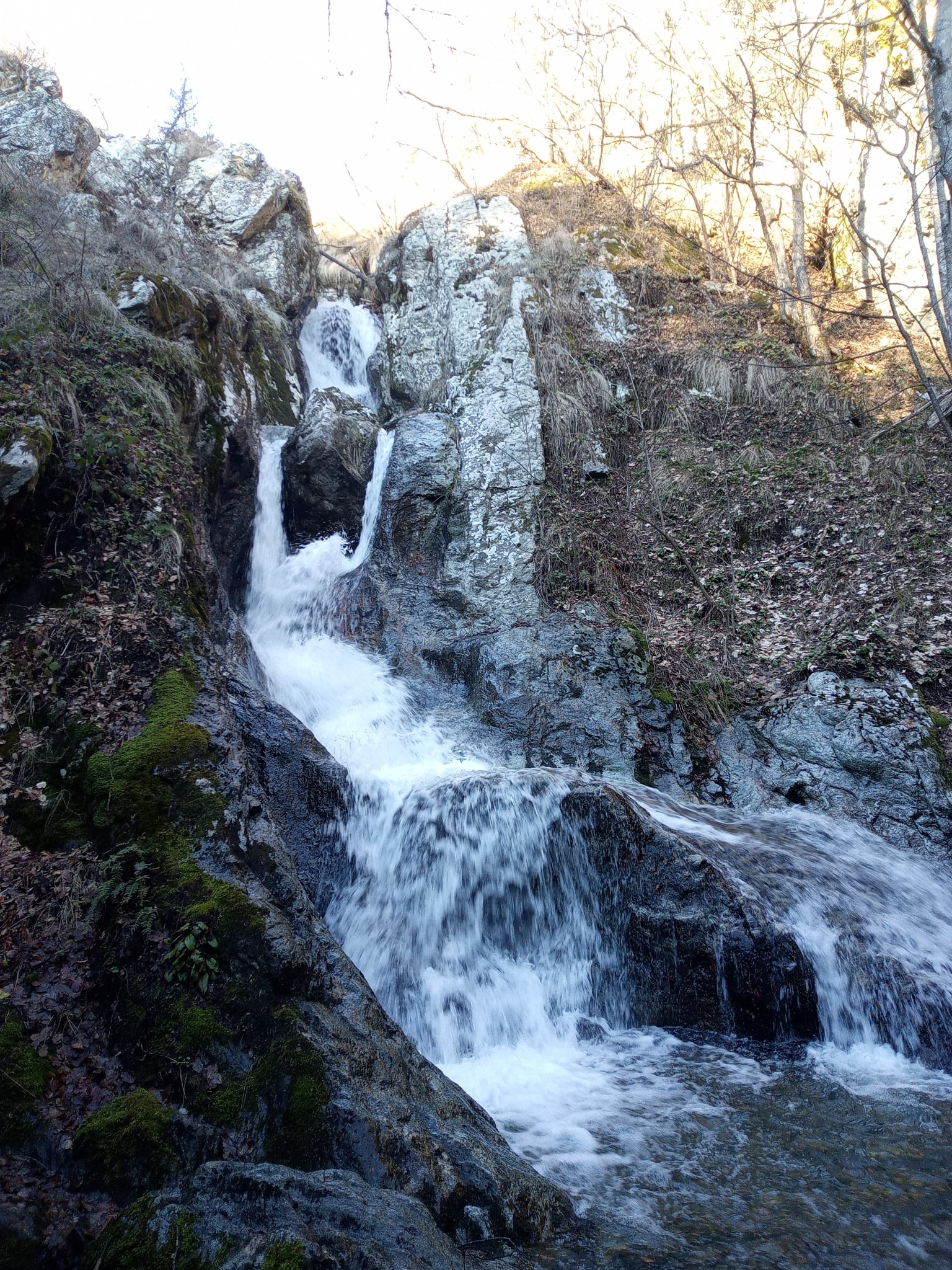 Горен водопад Неволя