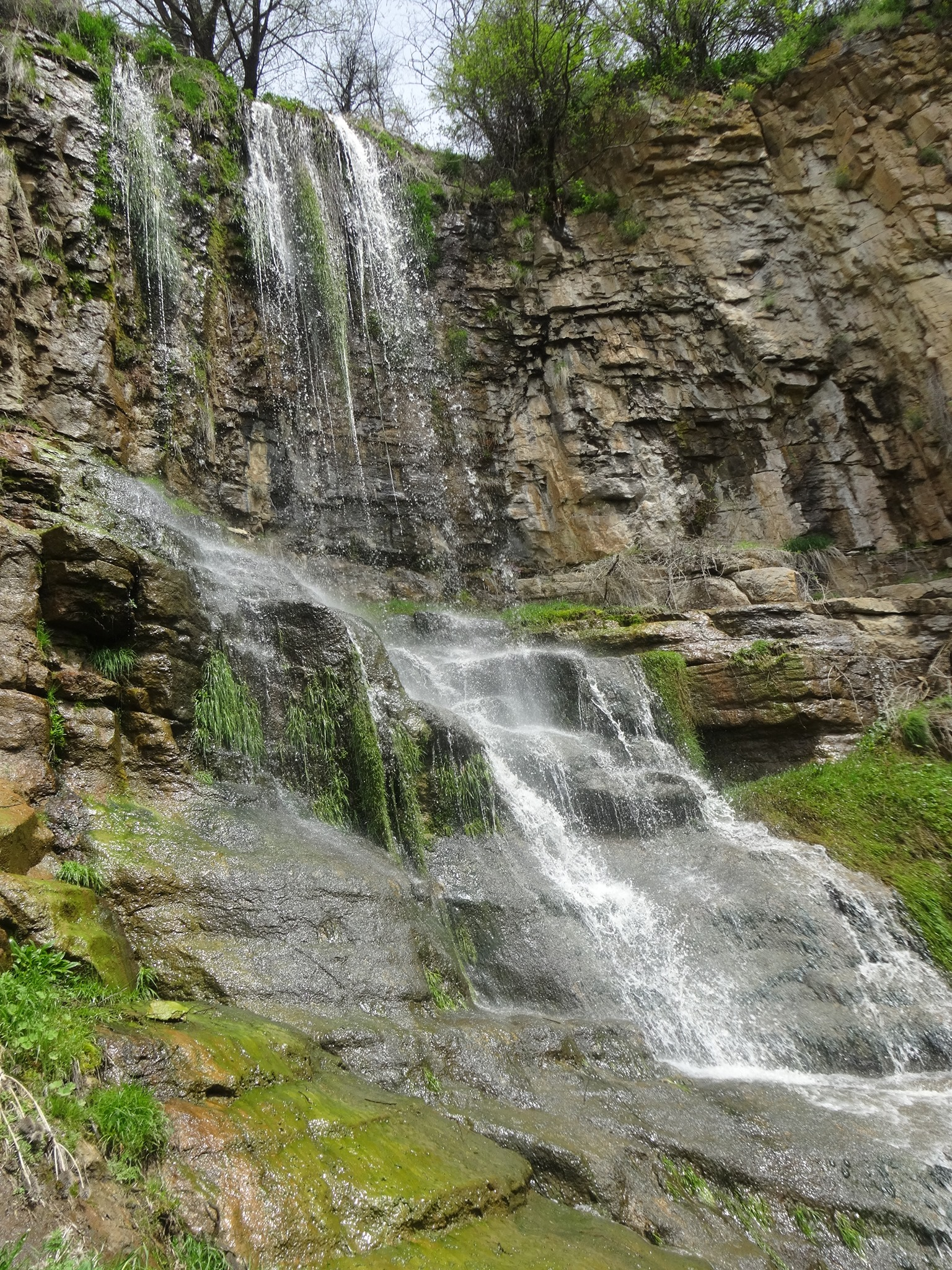 Водопад Безименен с. Бов