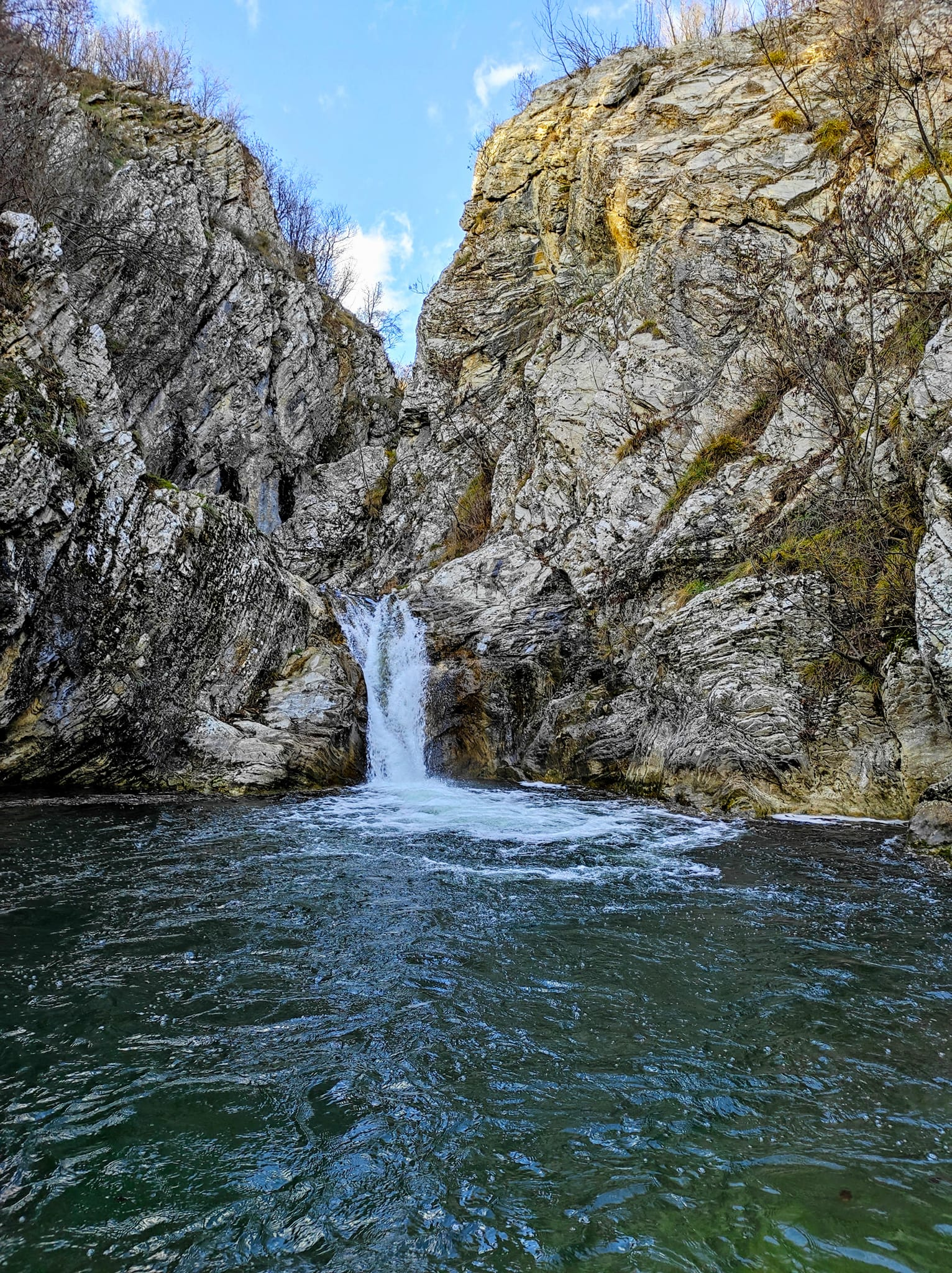 Водопад Сини вир