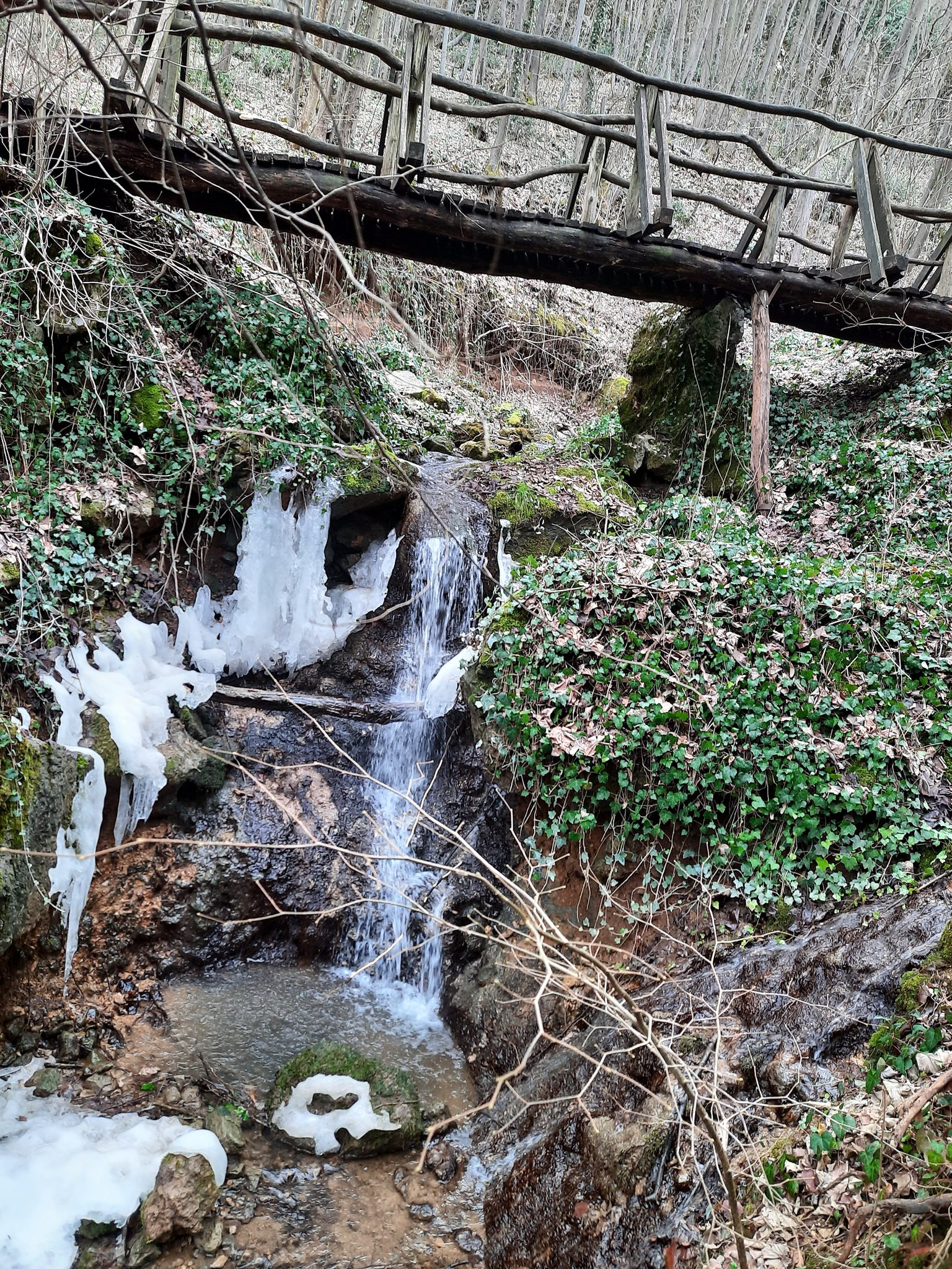 Водопад Картала Долен