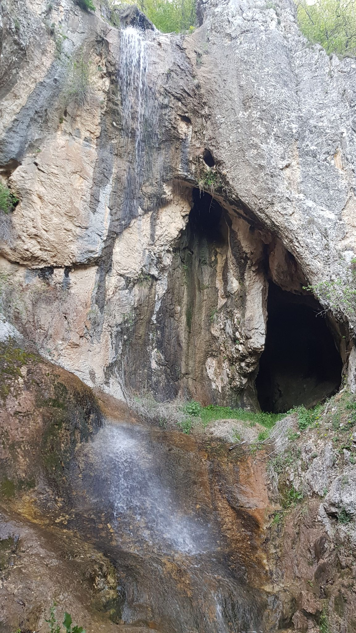 Водопад Скочи вода