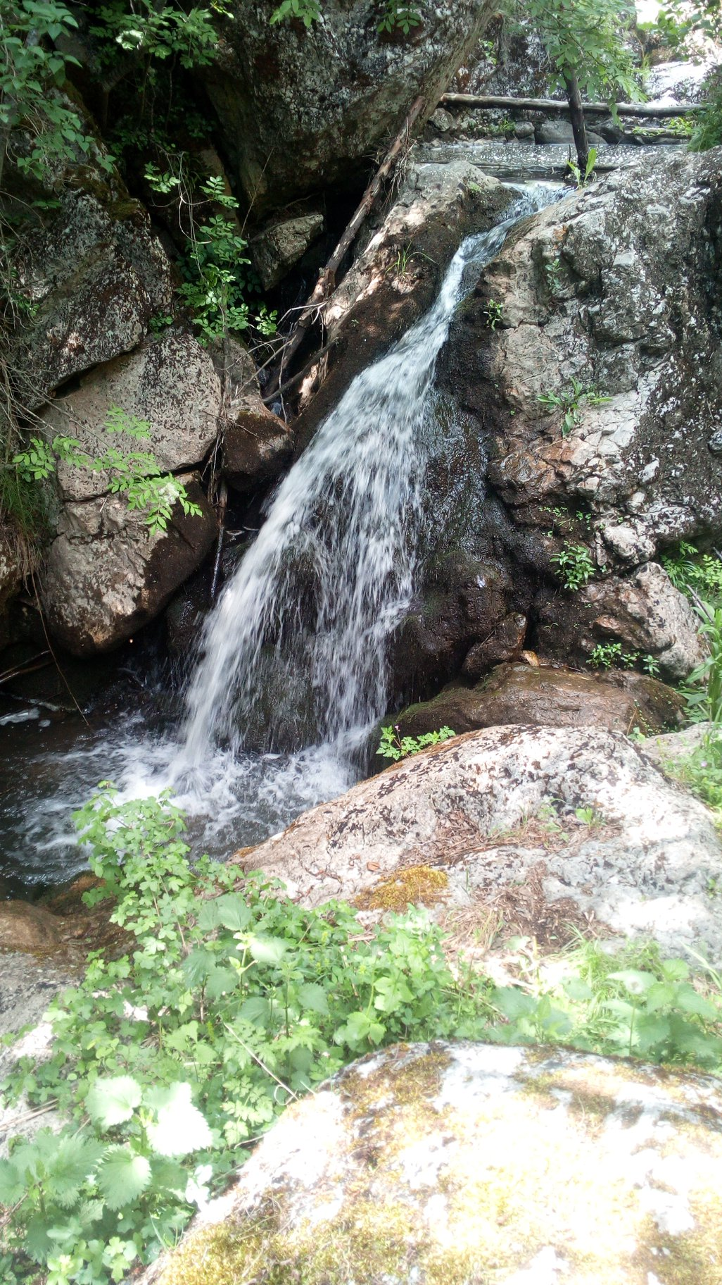 Долен Драговски водопад