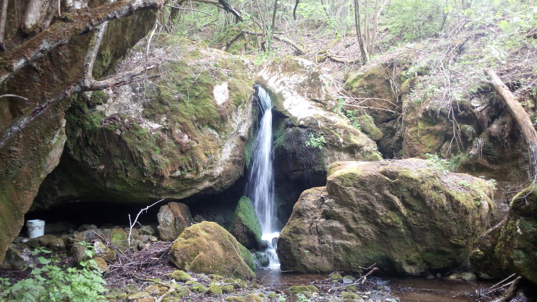 Таен Врабчански водопад