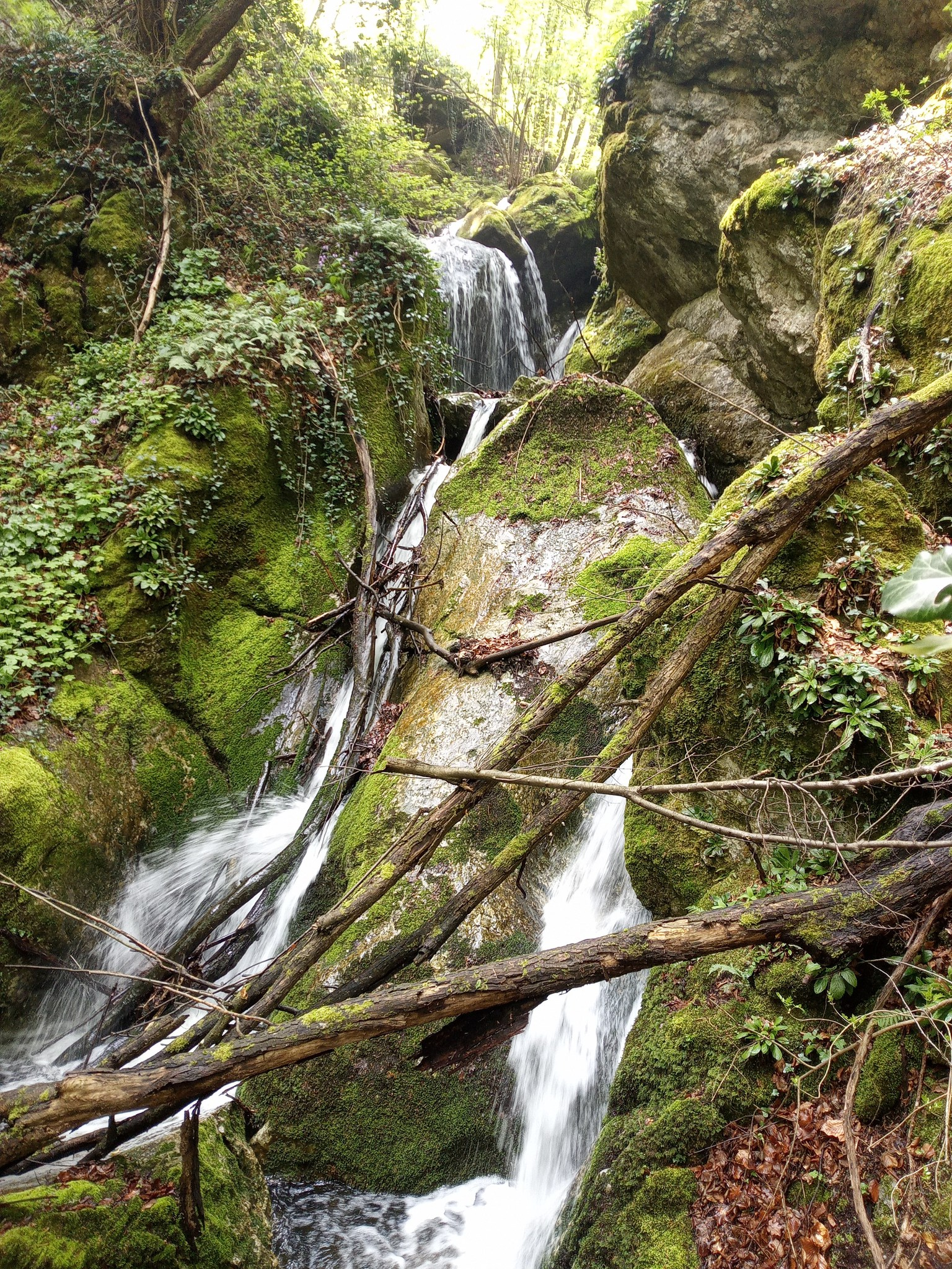 Водопад Средорека 3